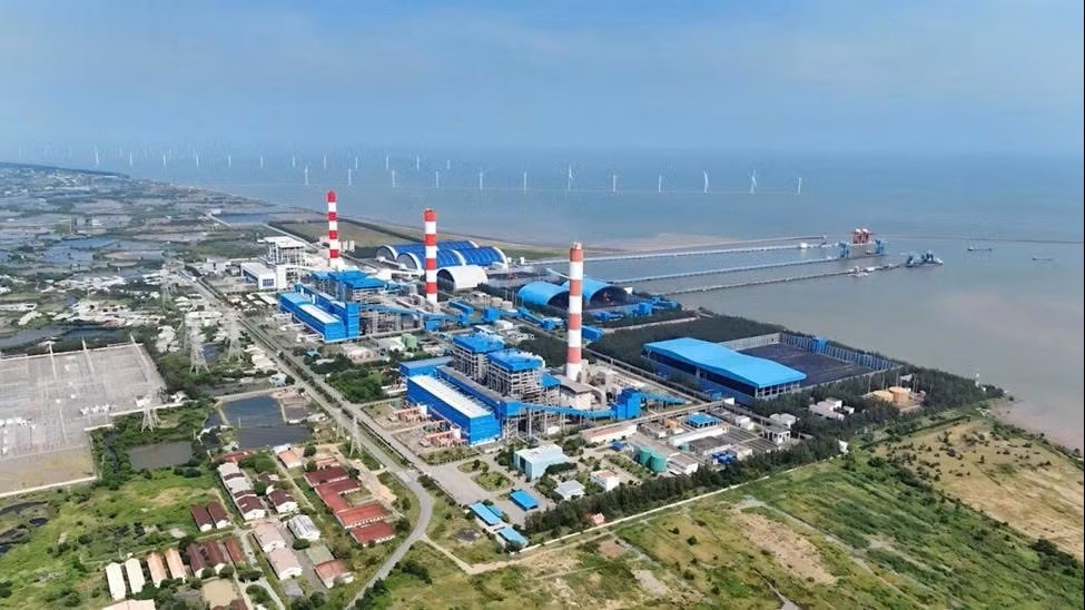 Phương án cao tốc CT.33 dài khoảng 150 km, tổng vốn hơn 90.000 tỷ đồng đang được đề xuất. Ảnh: Trung tâm nhiệt điện tại Khu kinh tế Định An, Vĩnh Long.